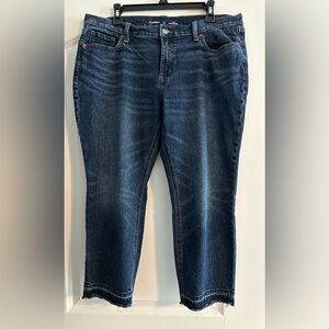 Old Navy 14P mid-rise boyfriend crop jeans